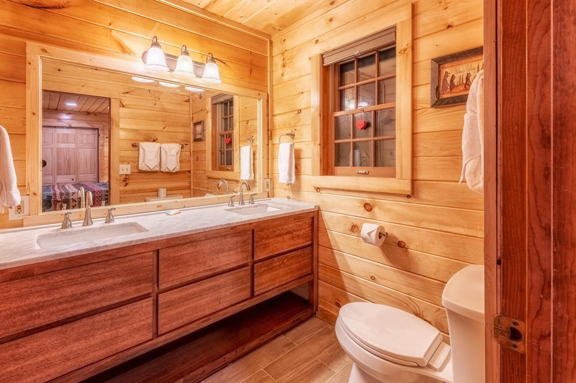Real Log Cabin With Amazing Views, Hot Tub, Sauna, Games Gatlinburg Buitenkant foto