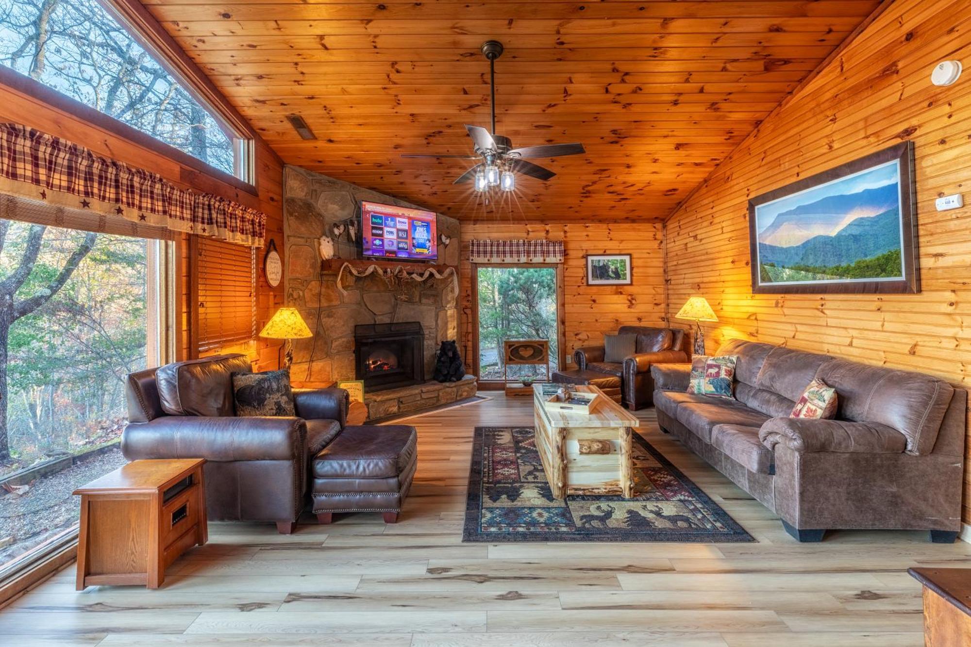 Real Log Cabin With Amazing Views, Hot Tub, Sauna, Games Gatlinburg Buitenkant foto