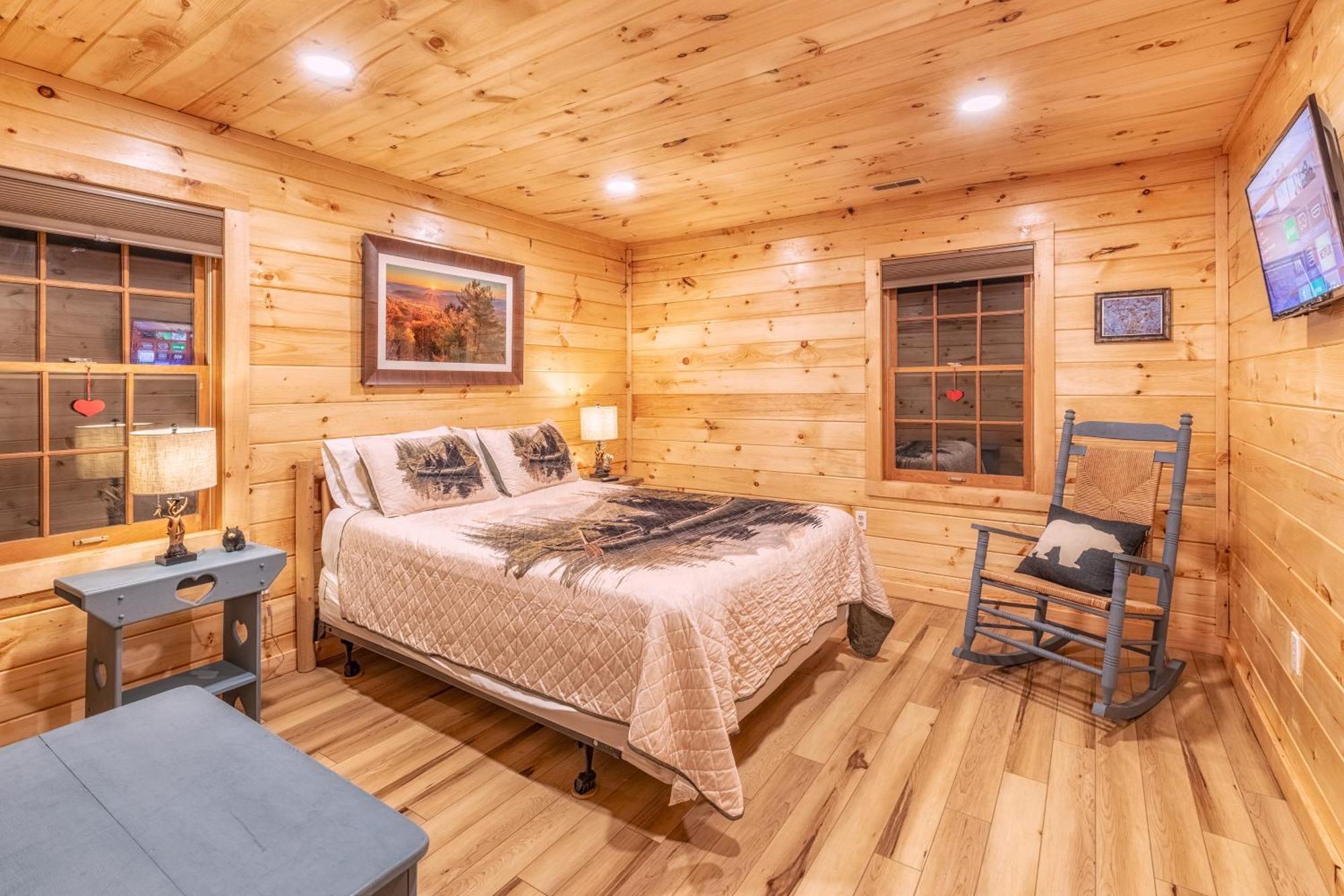 Real Log Cabin With Amazing Views, Hot Tub, Sauna, Games Gatlinburg Buitenkant foto