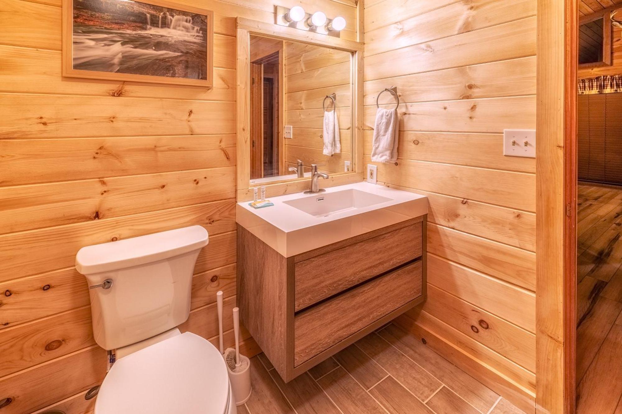 Real Log Cabin With Amazing Views, Hot Tub, Sauna, Games Gatlinburg Buitenkant foto