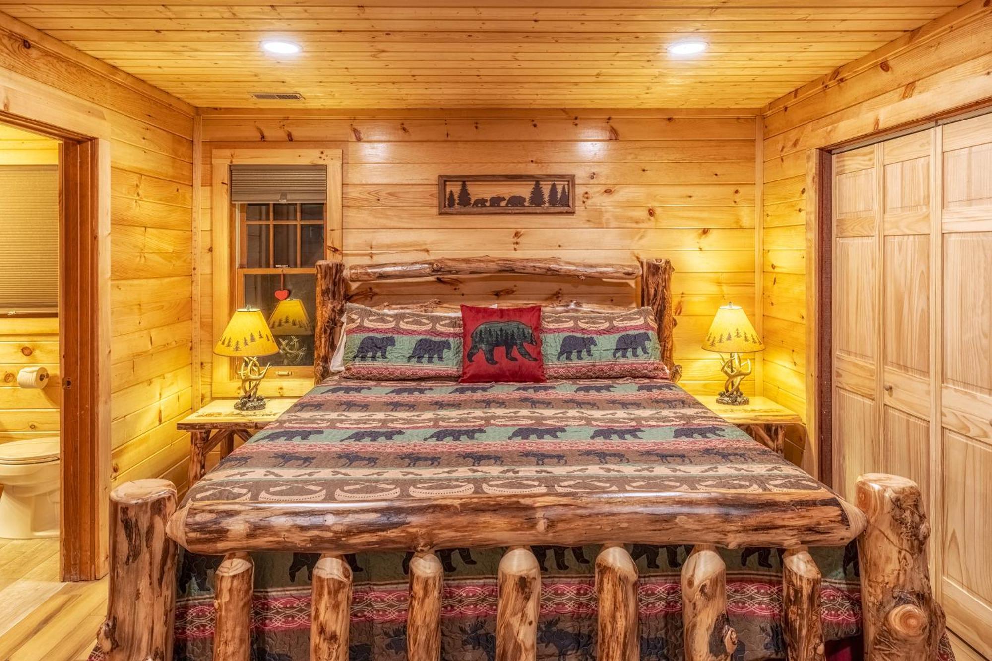 Real Log Cabin With Amazing Views, Hot Tub, Sauna, Games Gatlinburg Buitenkant foto