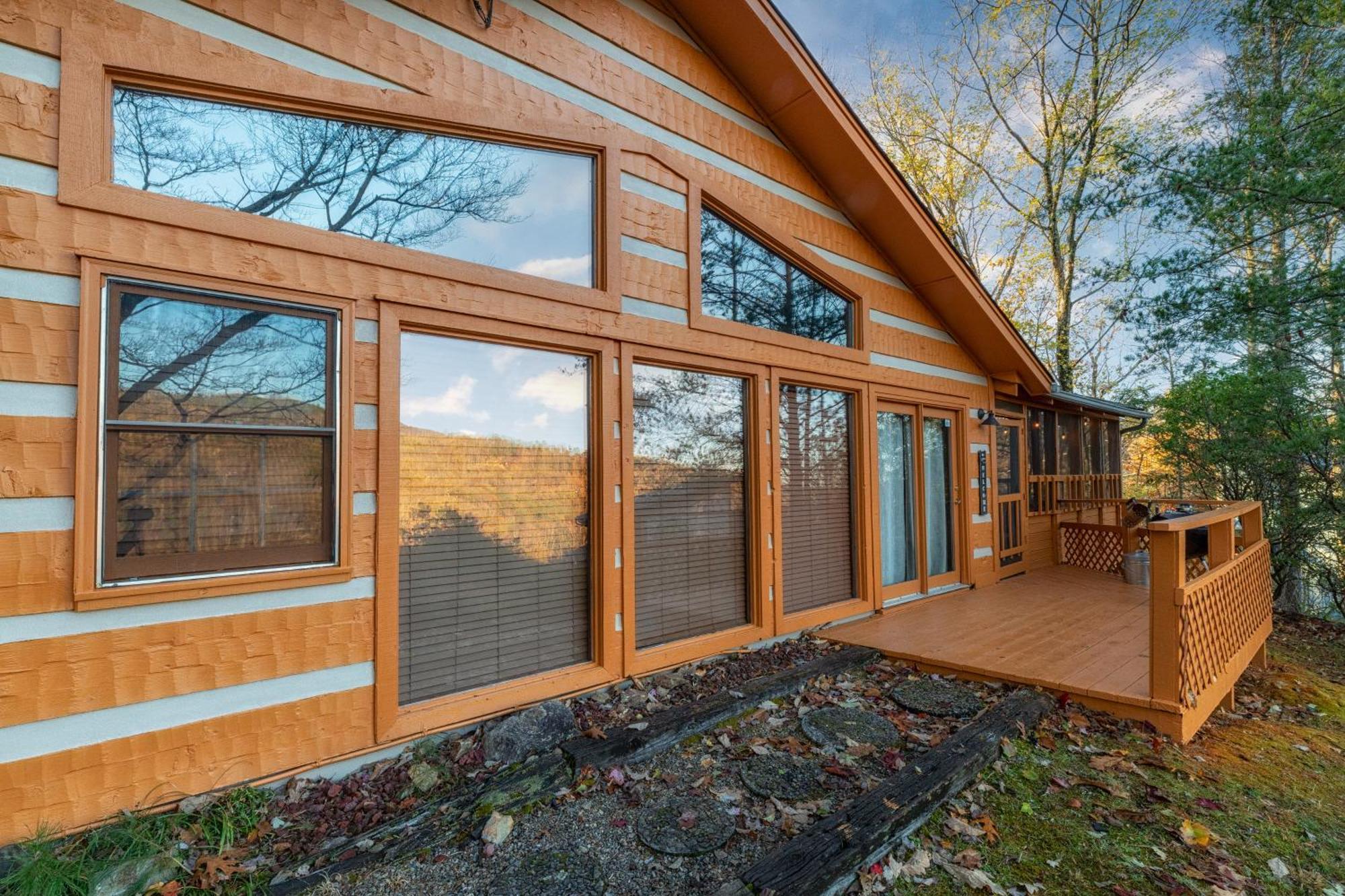 Real Log Cabin With Amazing Views, Hot Tub, Sauna, Games Gatlinburg Buitenkant foto