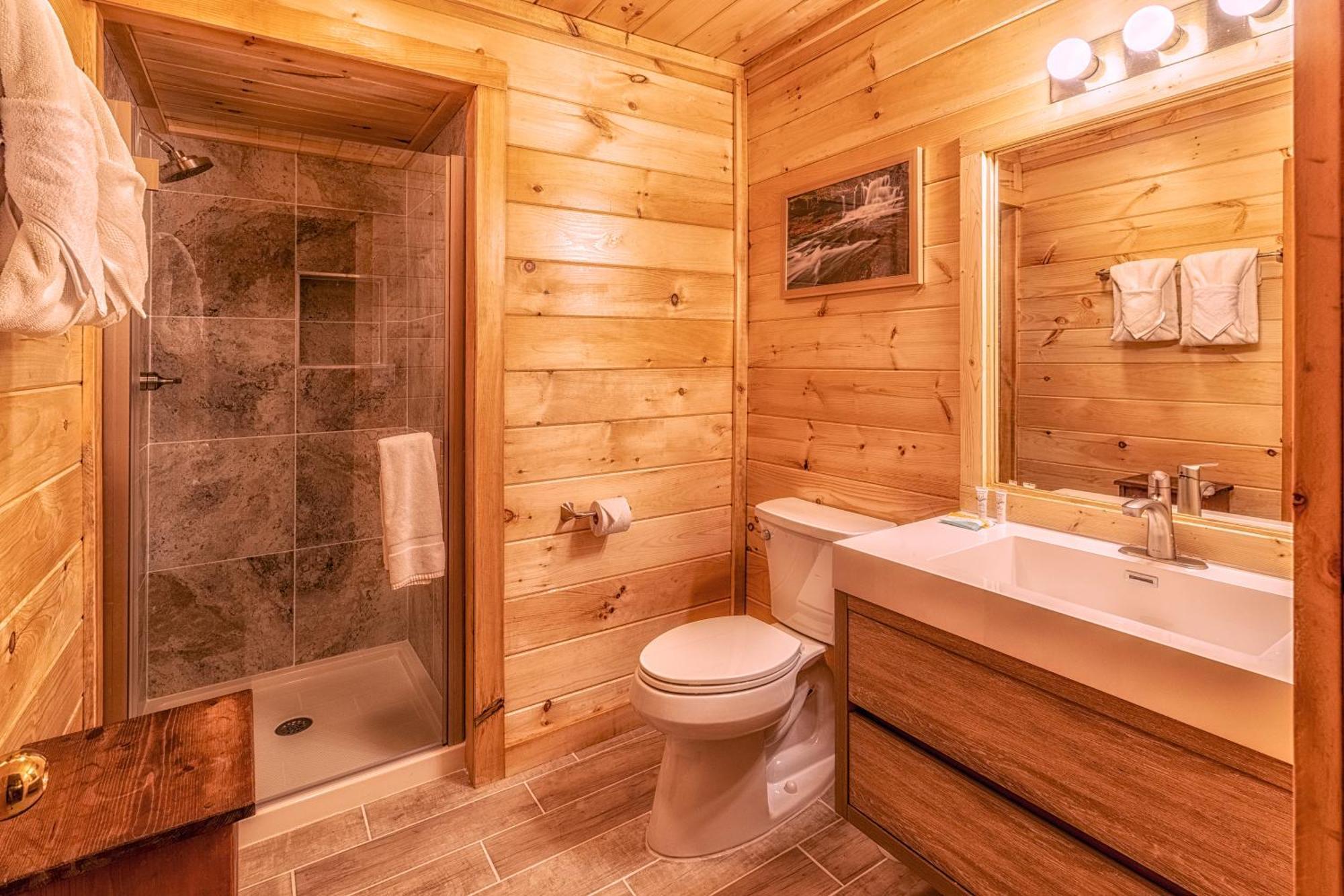 Real Log Cabin With Amazing Views, Hot Tub, Sauna, Games Gatlinburg Buitenkant foto