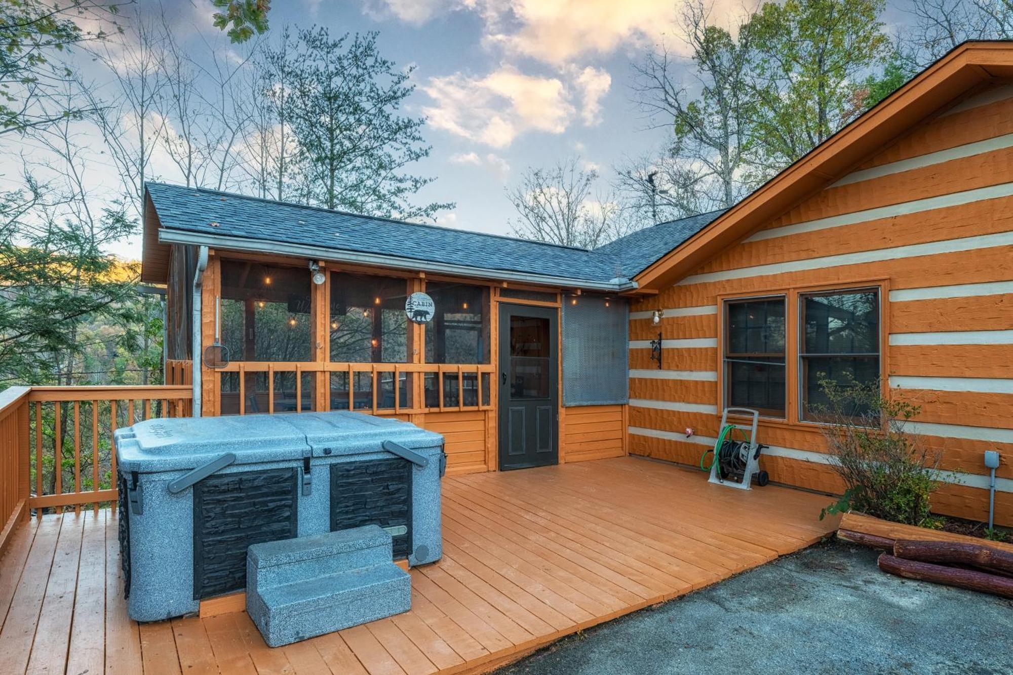 Real Log Cabin With Amazing Views, Hot Tub, Sauna, Games Gatlinburg Buitenkant foto