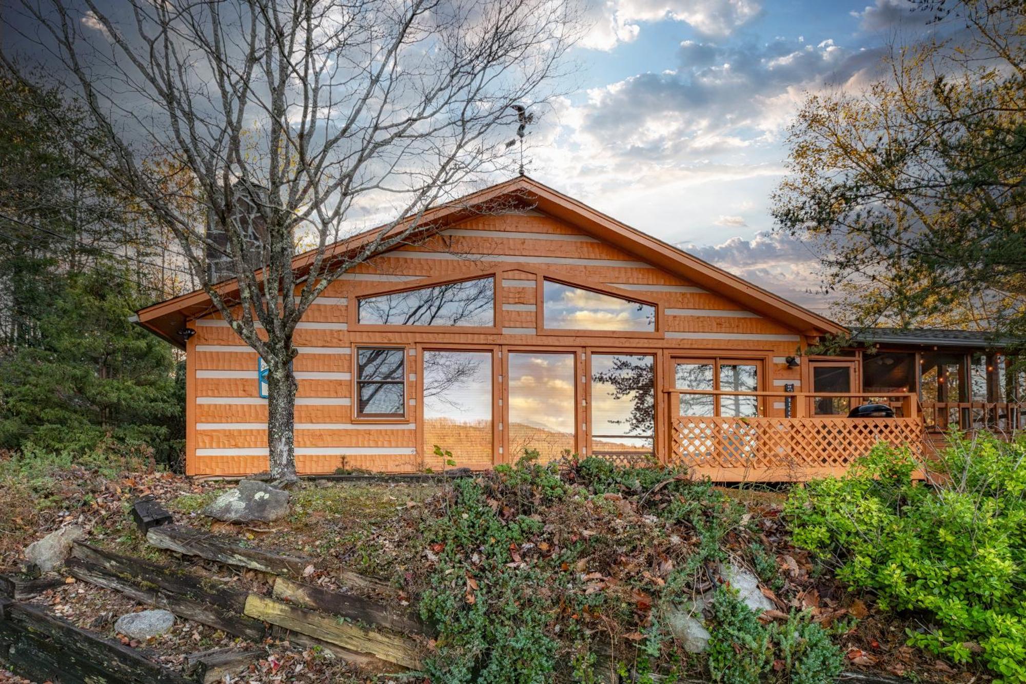 Real Log Cabin With Amazing Views, Hot Tub, Sauna, Games Gatlinburg Buitenkant foto